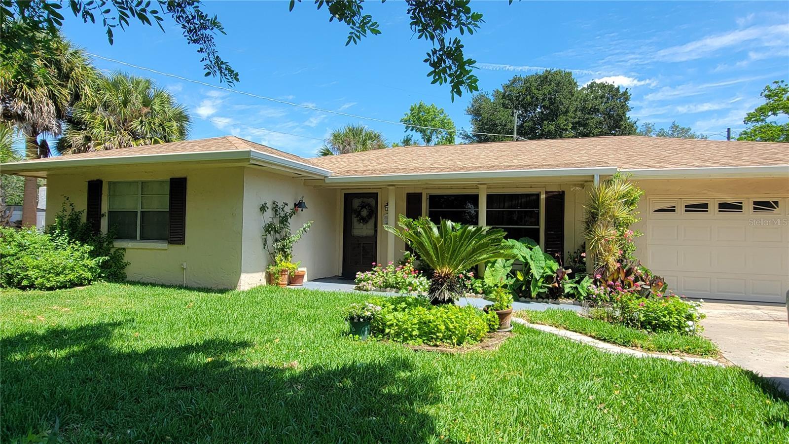 Photo one of 311 Saint Lucie Rd Winter Haven FL 33884 | MLS P4928751