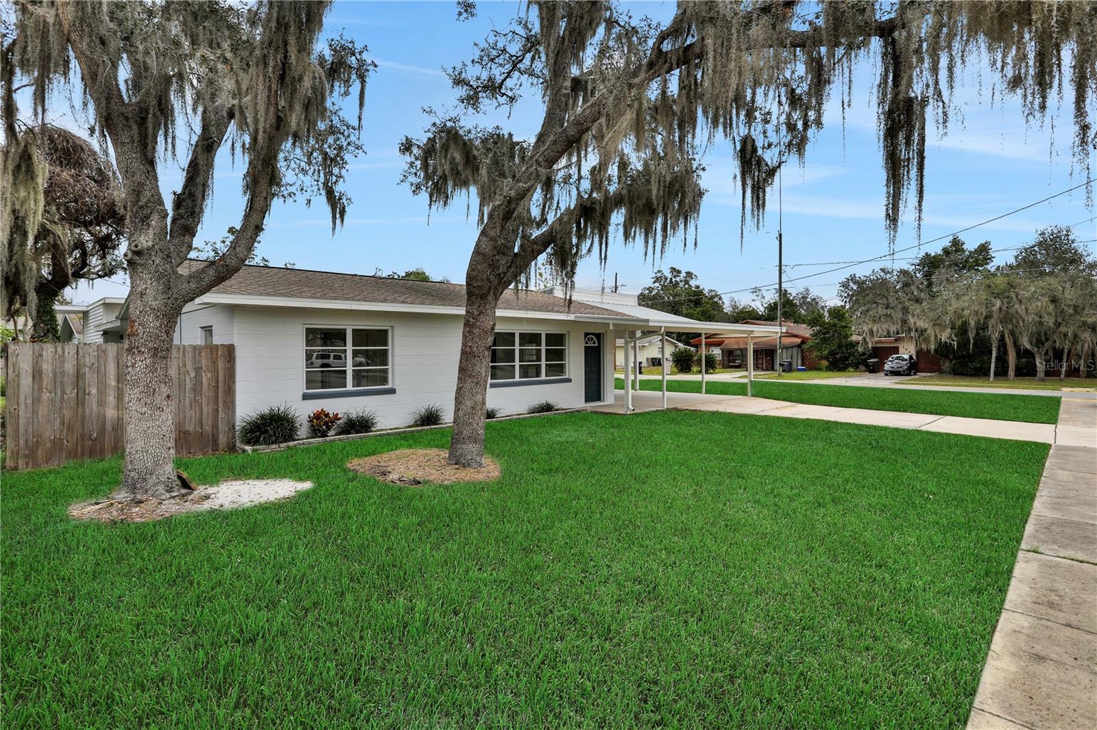 Photo one of 2601 Avenue S Nw Winter Haven FL 33881 | MLS P4928856