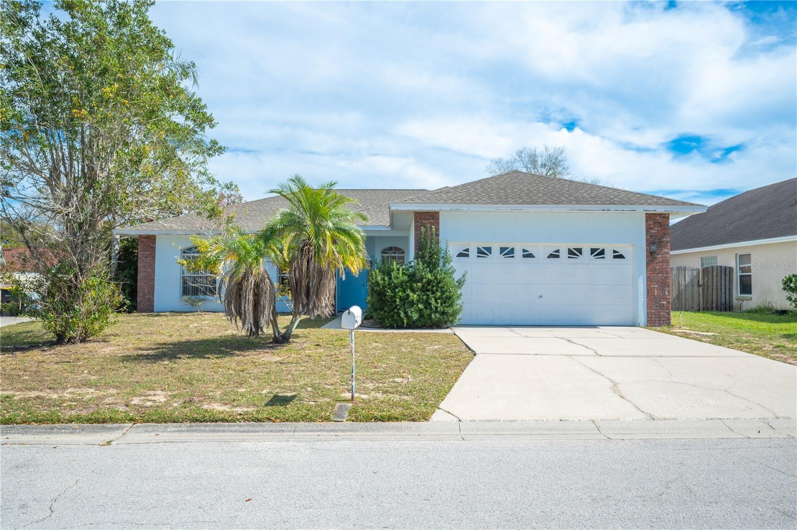 Photo one of 376 Sterling Dr Winter Haven FL 33884 | MLS P4929324