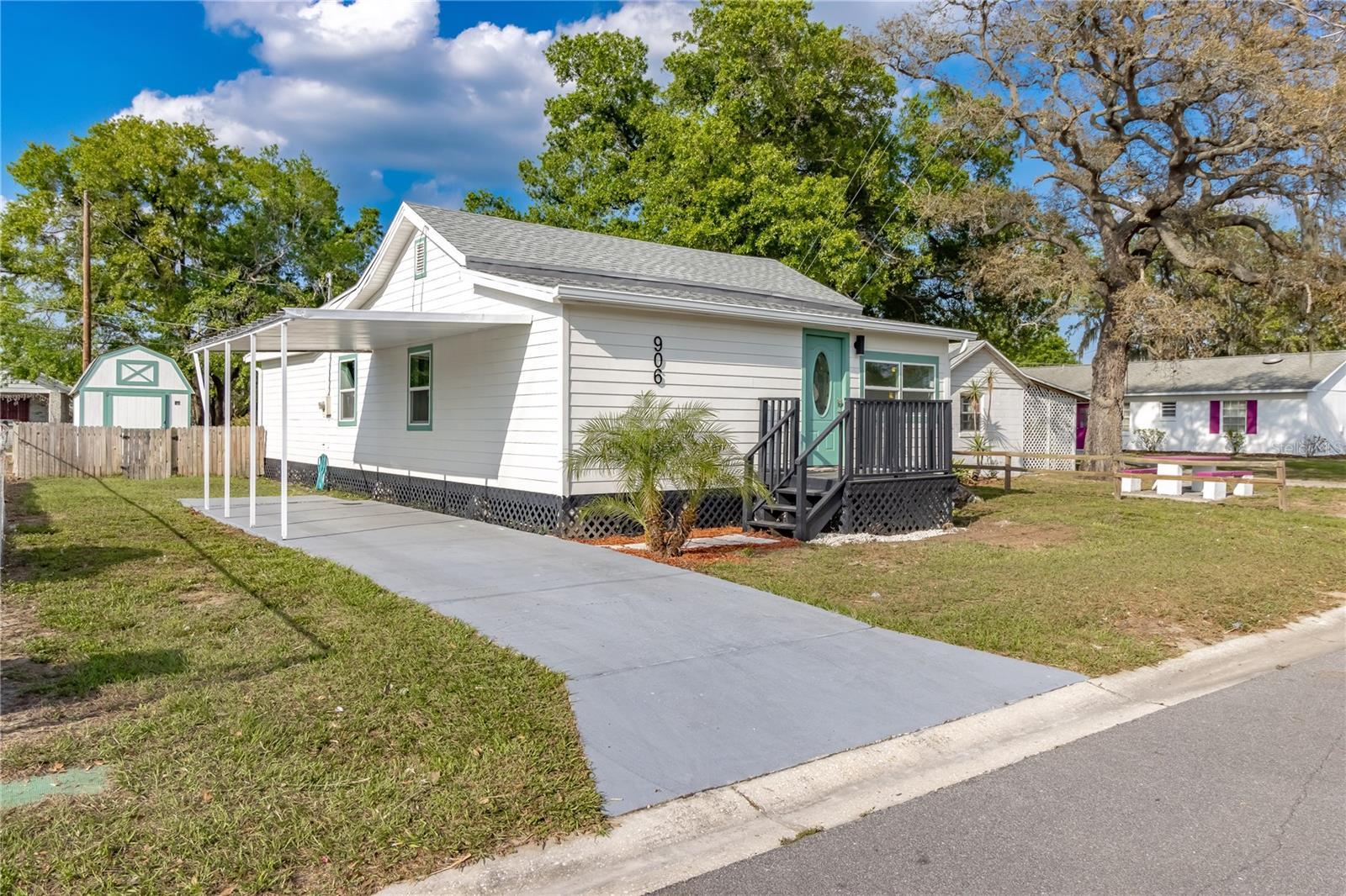 Photo one of 906 Se 3Rd St Mulberry FL 33860 | MLS P4929651