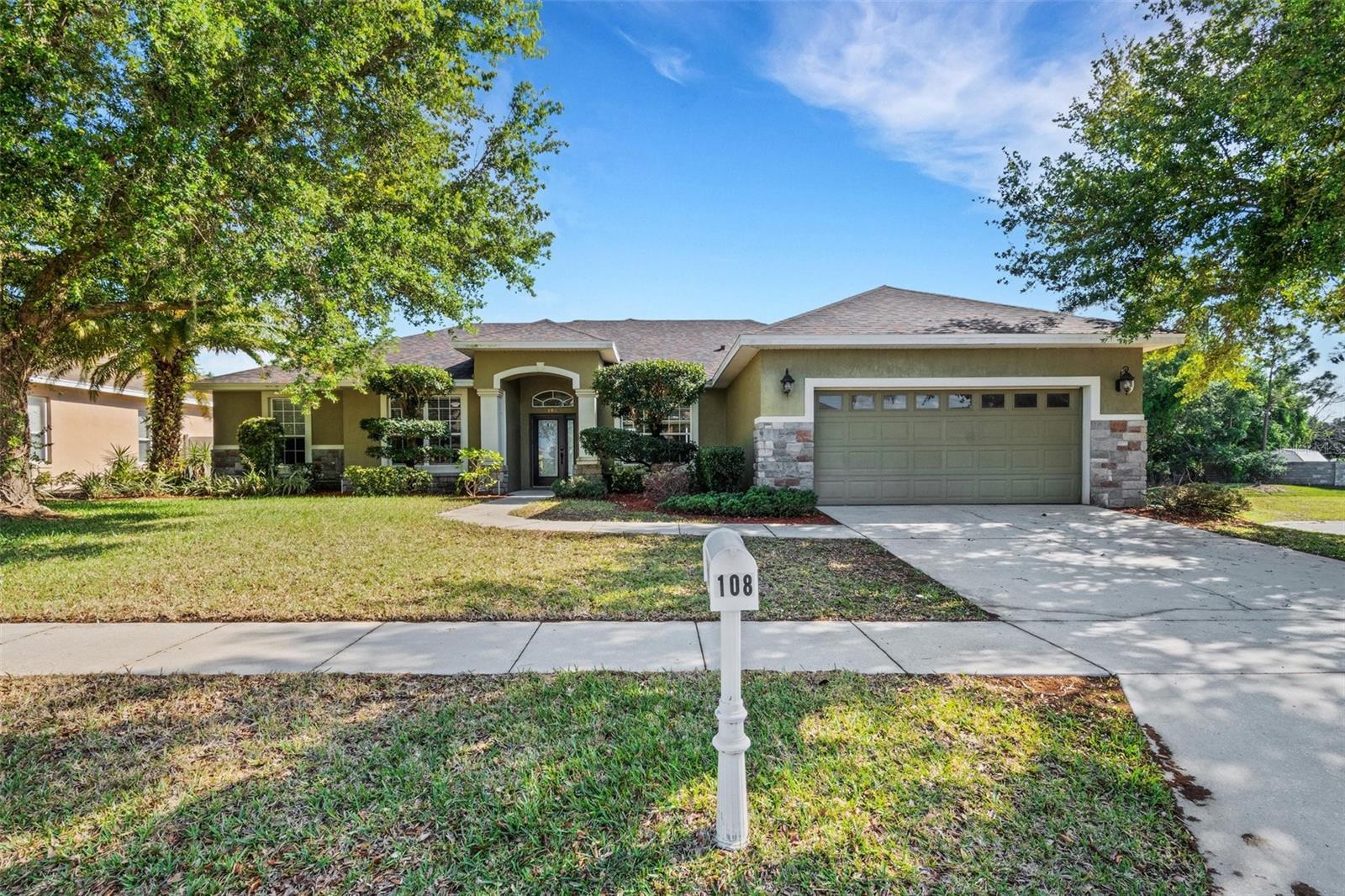 Photo one of 108 Viola Dr Auburndale FL 33823 | MLS P4929782