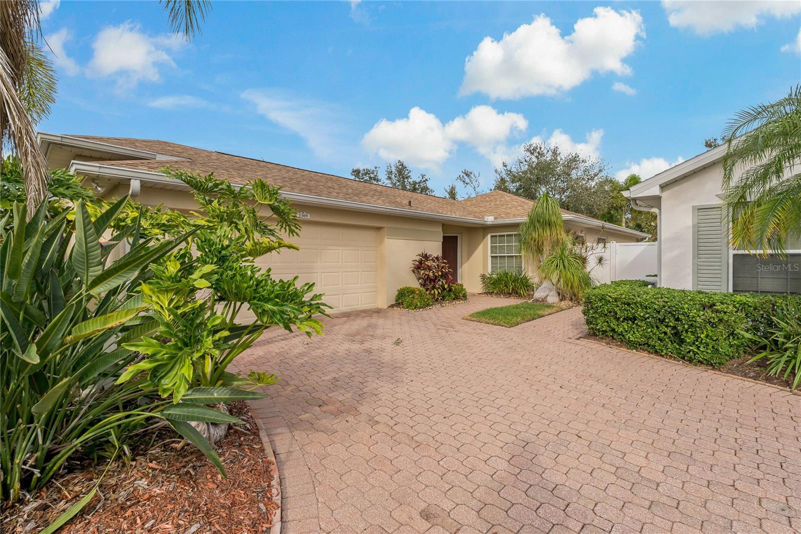 Photo one of 3309 Raleigh Dr Winter Haven FL 33884 | MLS P4932877