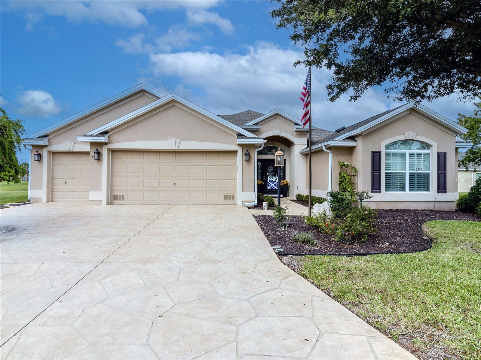 Photo one of 2219 Triggerfish Run The Villages FL 32162 | MLS R4907289