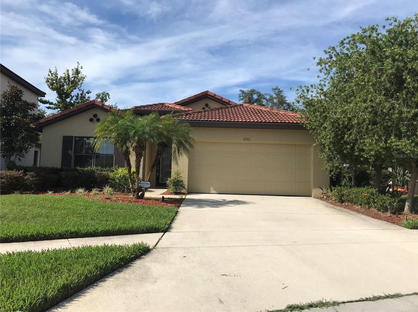 Photo one of 2910 Casabella Dr Kissimmee FL 34744 | MLS S5090478