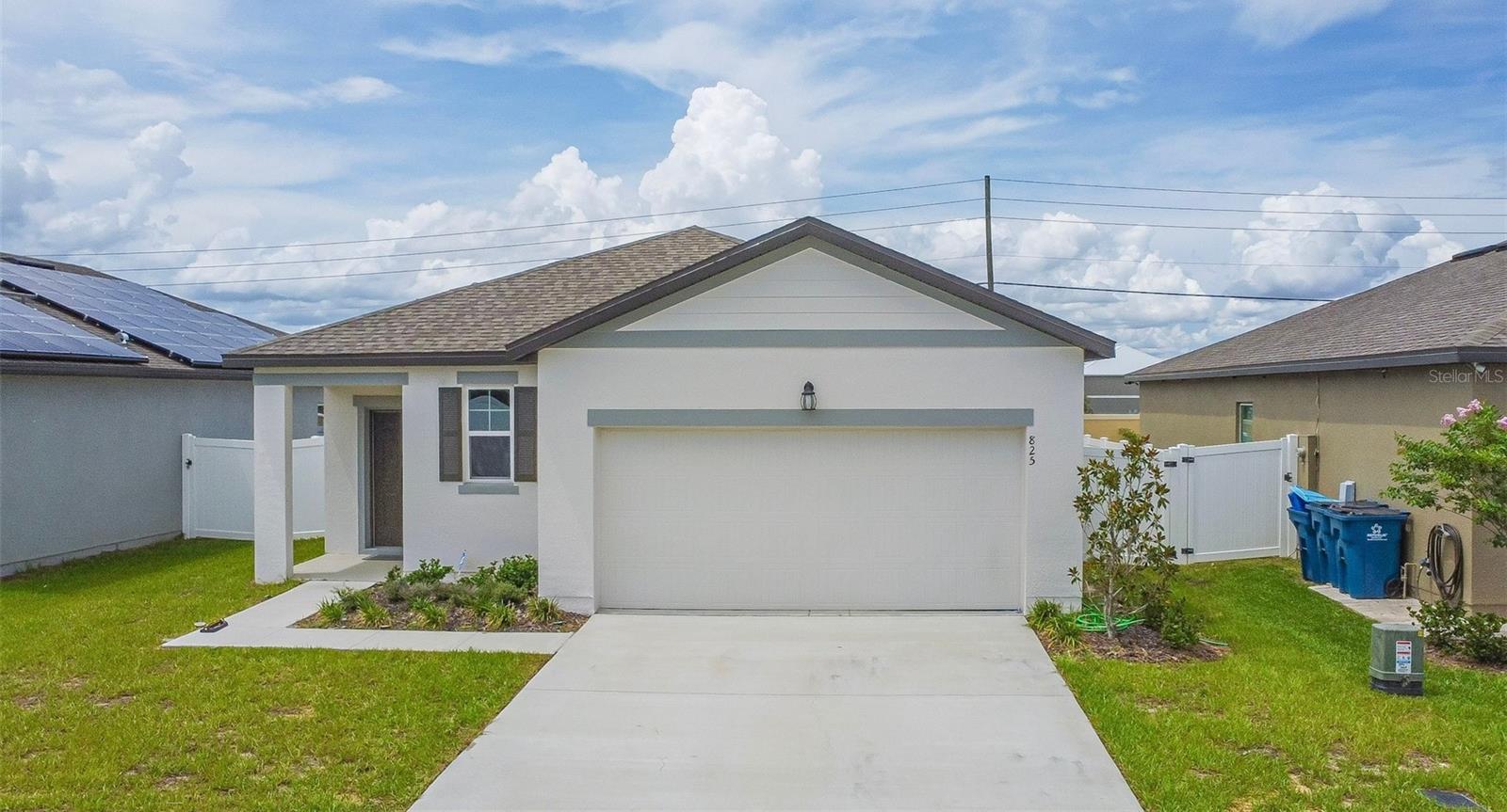 Photo one of 825 Orchid Grove Blvd Davenport FL 33837 | MLS S5095508