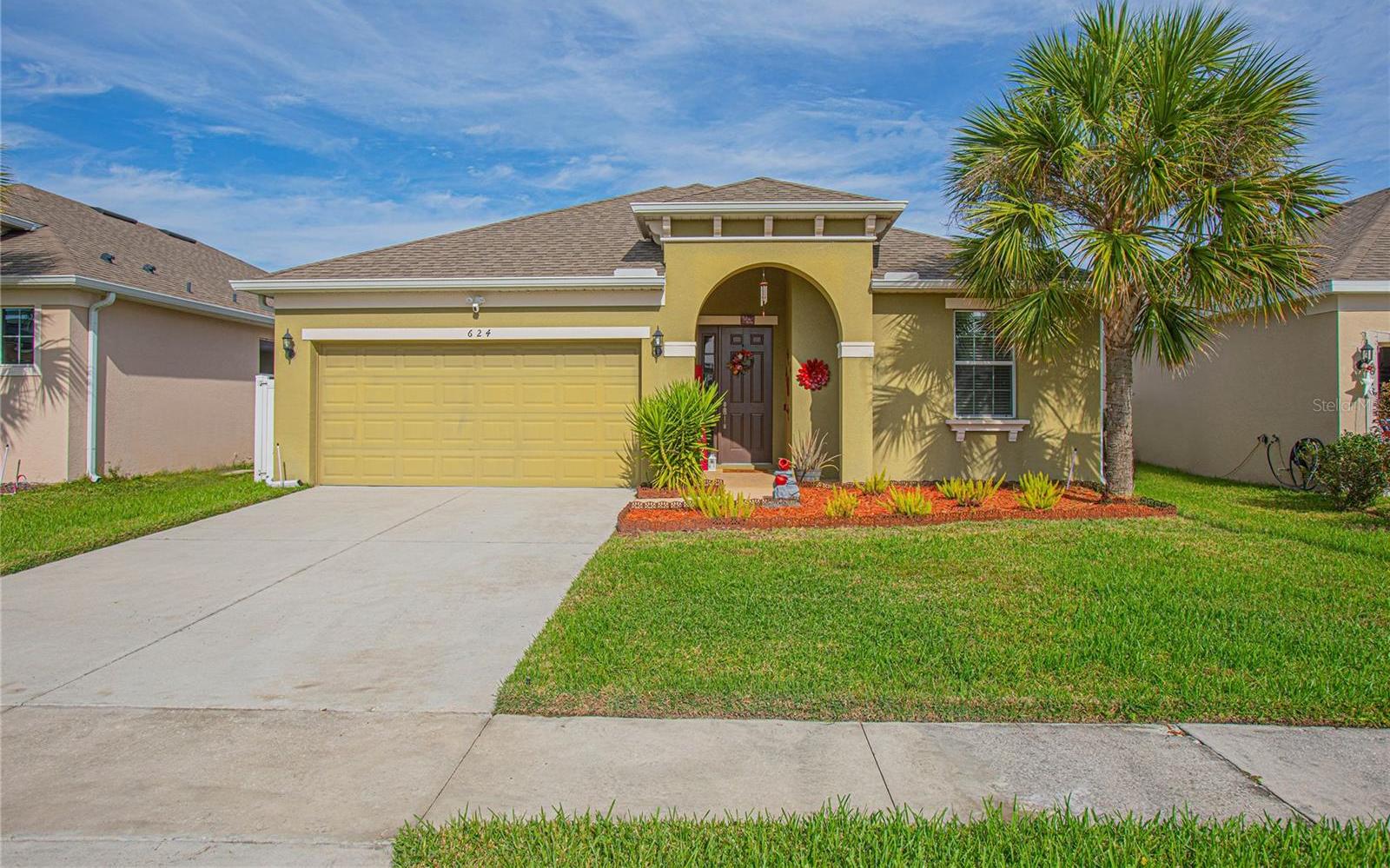Photo one of 624 Star Magnolia Dr Kissimmee FL 34744 | MLS S5095863