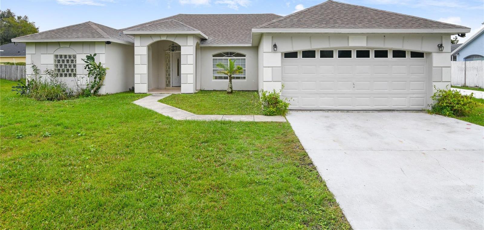 Photo one of 872 Nelson Dr Kissimmee FL 34758 | MLS S5095980