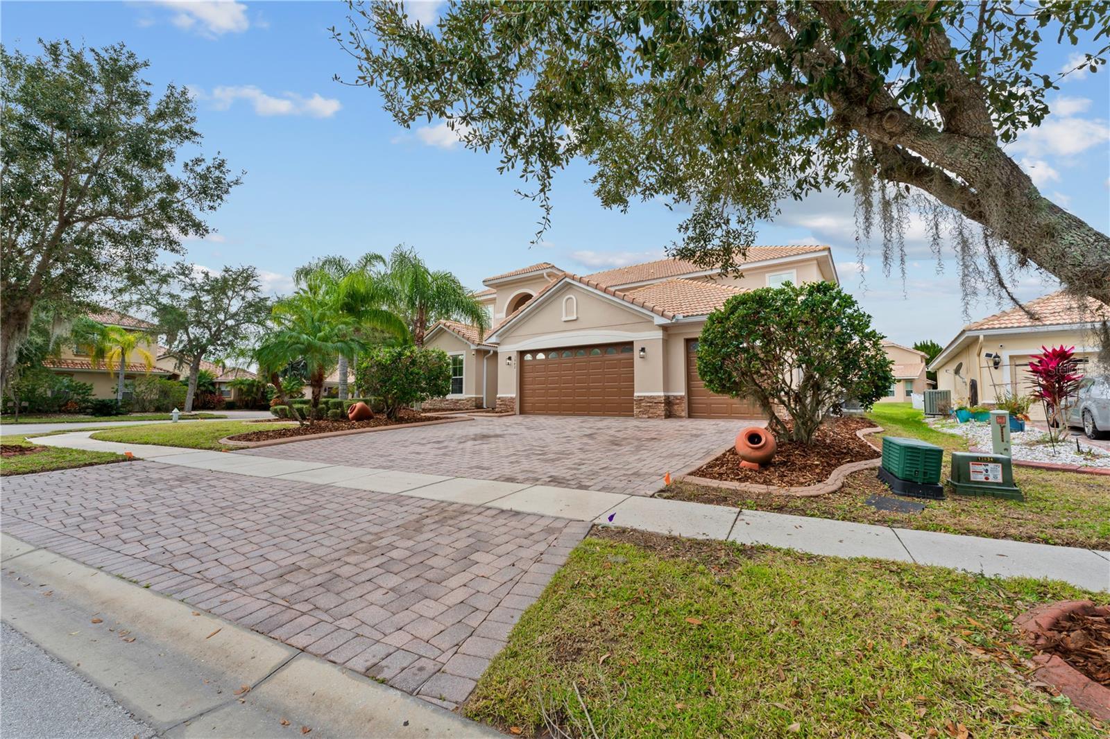 Photo one of 3842 Golden Feather Way Kissimmee FL 34746 | MLS S5097714