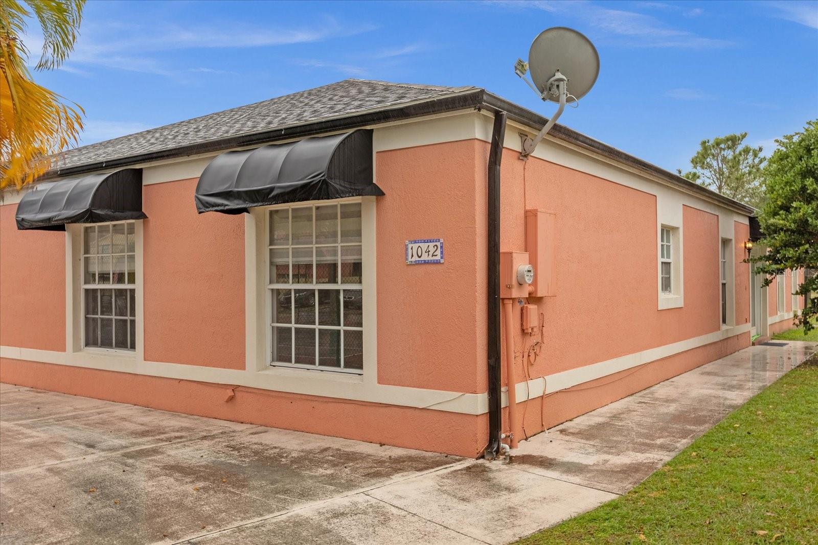 Photo one of 1042 Universal Rest Pl Kissimmee FL 34744 | MLS S5099139