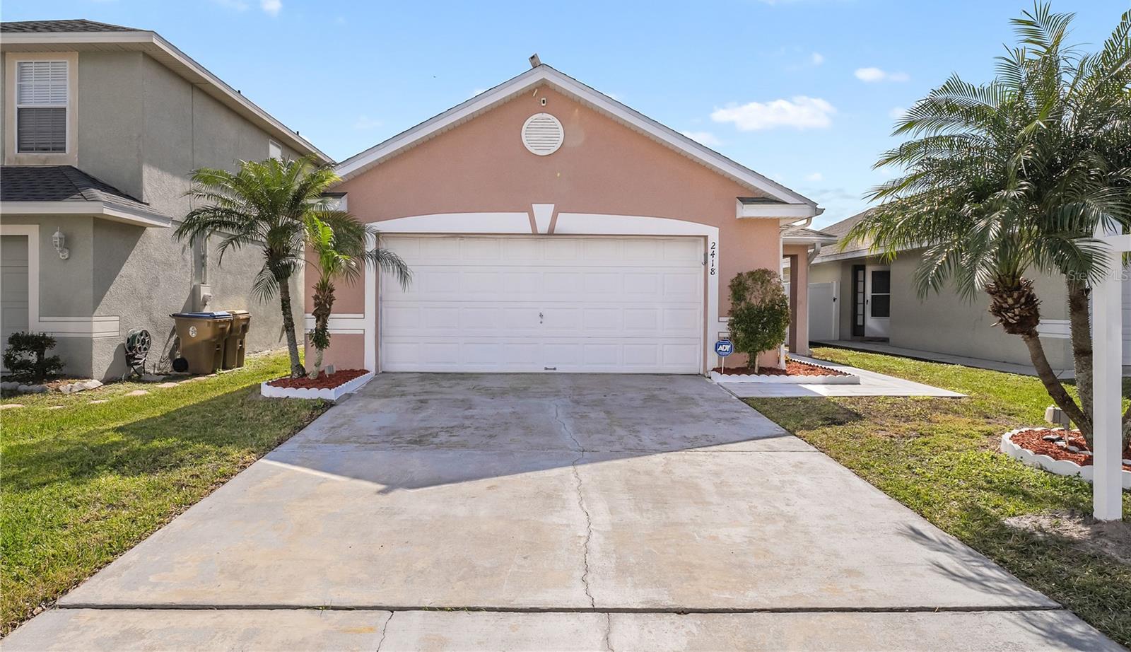 Photo one of 2418 Ashecroft Dr Kissimmee FL 34744 | MLS S5099164