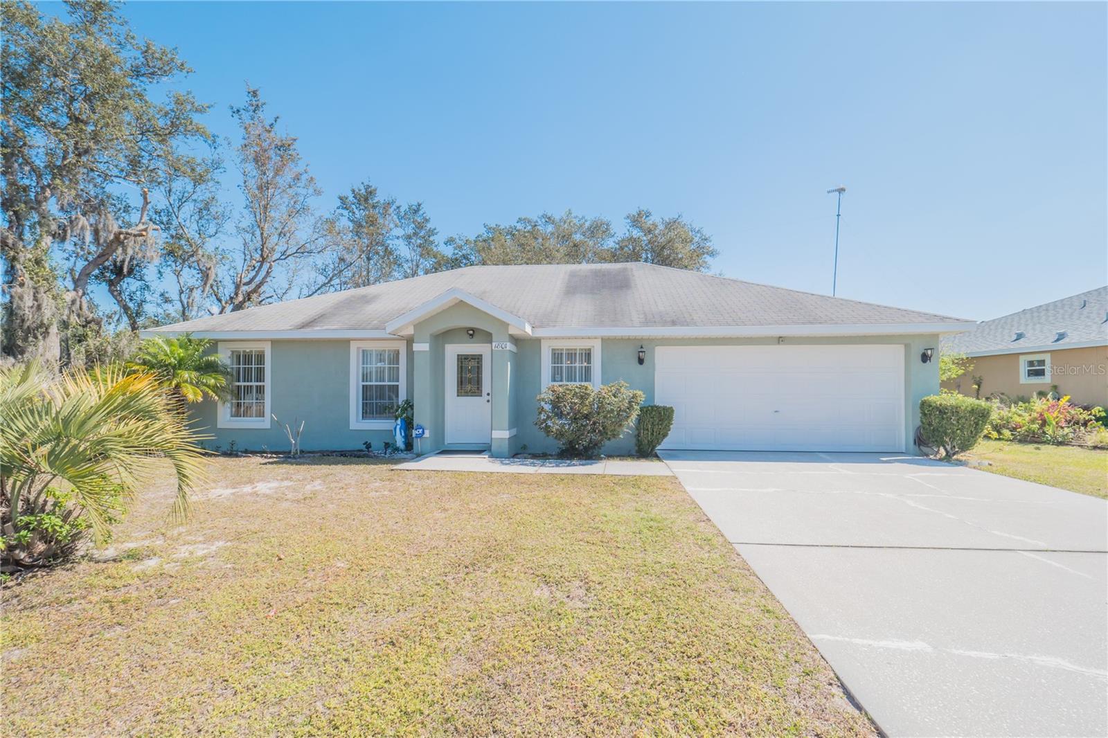 Photo one of 1801 Snapper Dr Poinciana FL 34759 | MLS S5100180