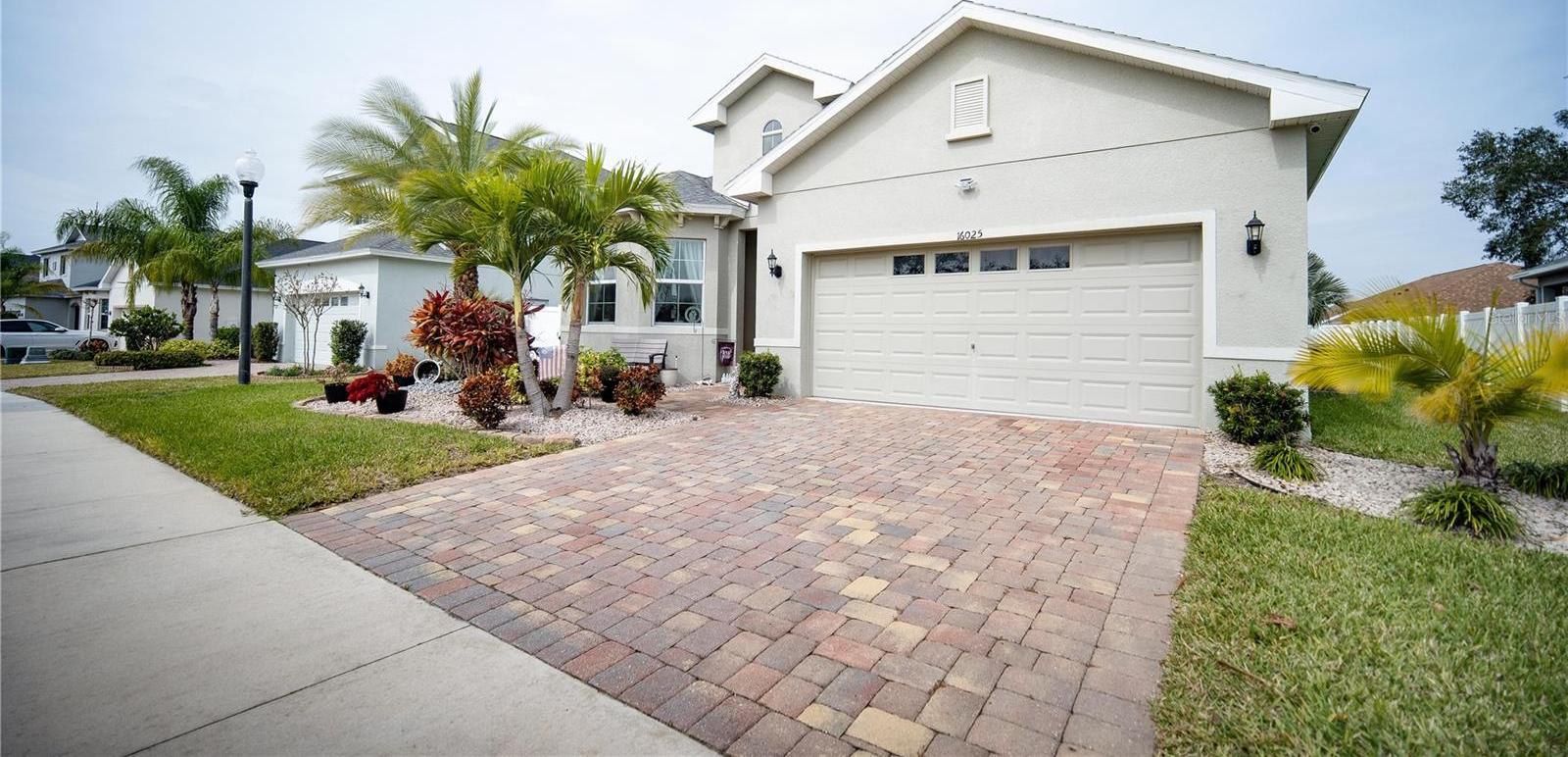 Photo one of 16025 Champlain St Clermont FL 34714 | MLS S5100501