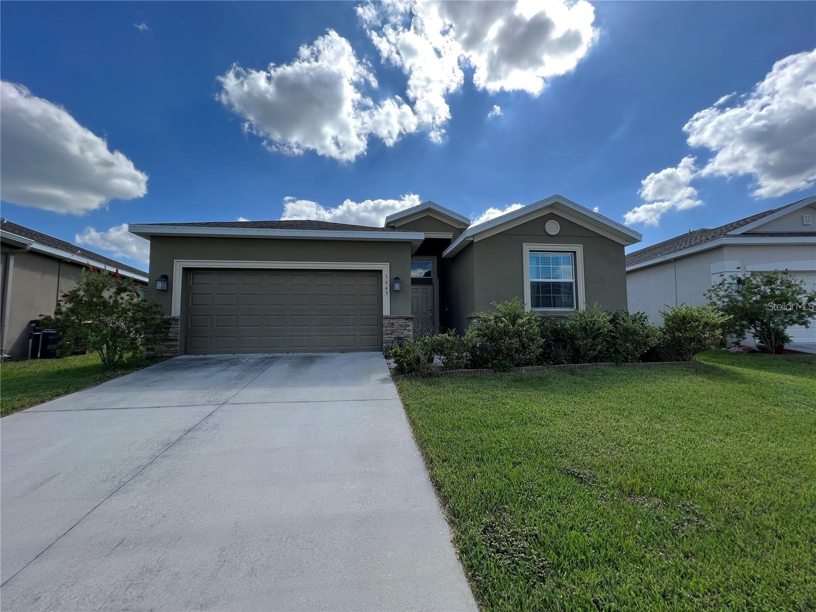 Photo one of 3943 Cortland Dr Davenport FL 33837 | MLS S5100914