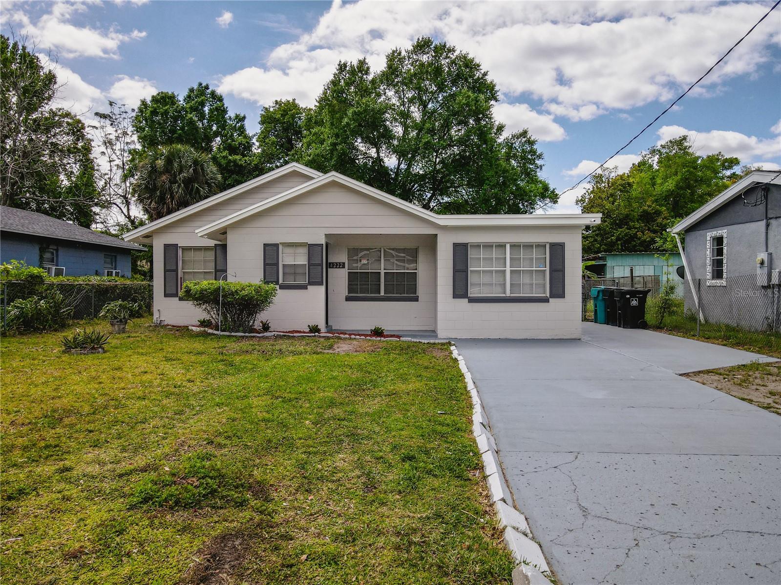 Photo one of 4222 Booker St Orlando FL 32811 | MLS S5101904