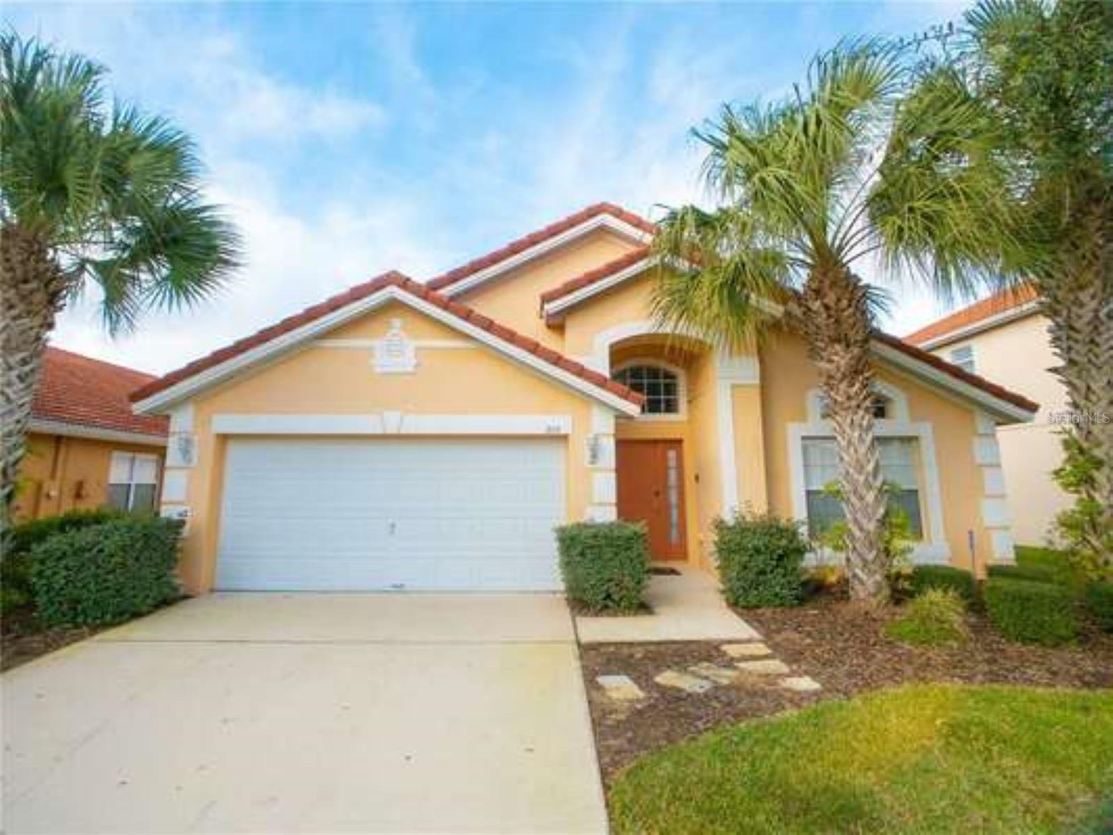 Photo one of 215 Cordova Ave Davenport FL 33897 | MLS S5103061