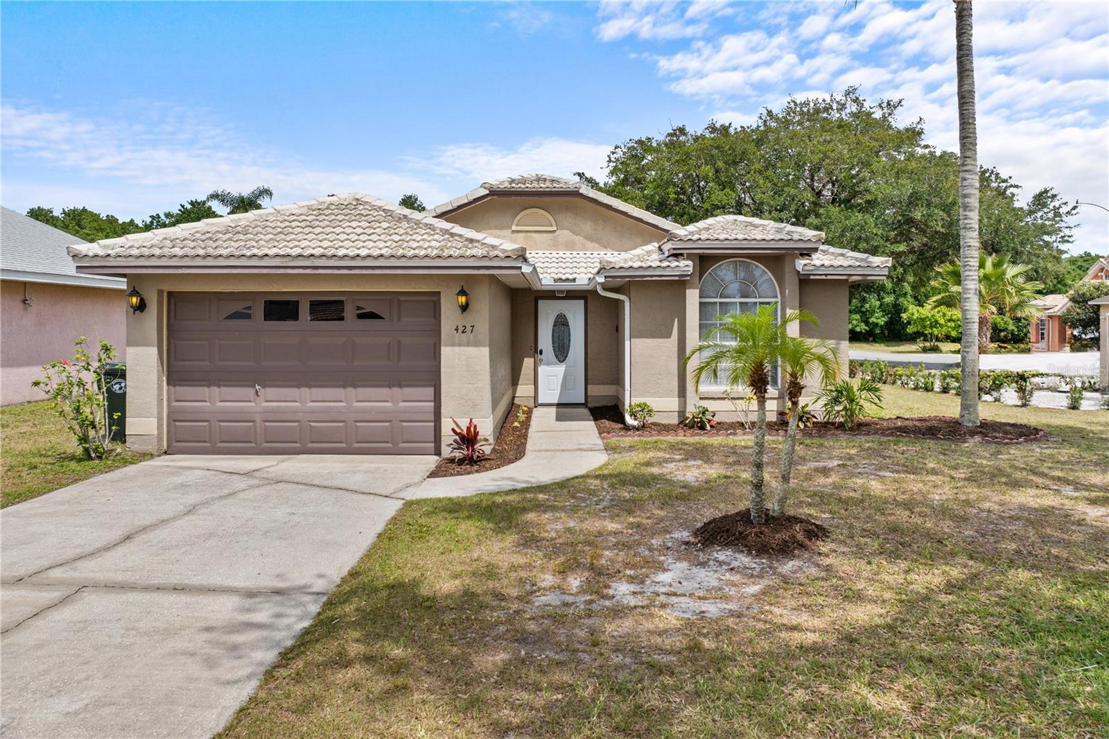 Photo one of 427 Waterford Way Kissimmee FL 34746 | MLS S5103784