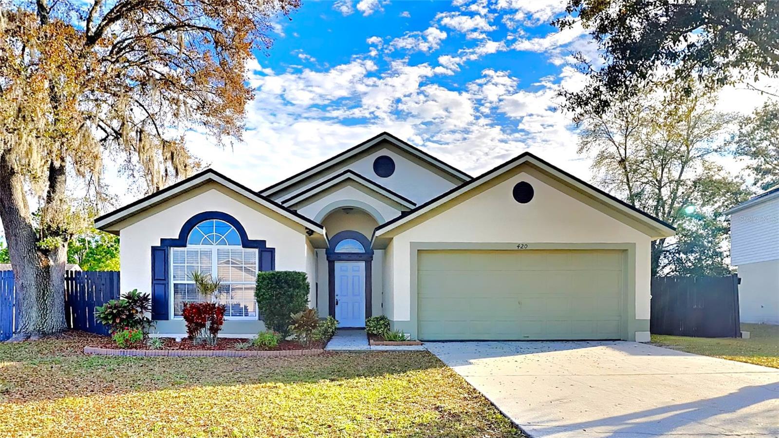 Photo one of 420 Cardinal Ct Kissimmee FL 34759 | MLS T3505278