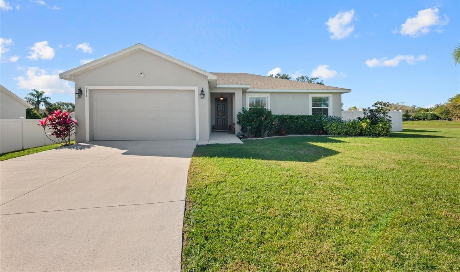 Photo one of 2887 Kiwi Ave Winter Haven FL 33881 | MLS T3506819
