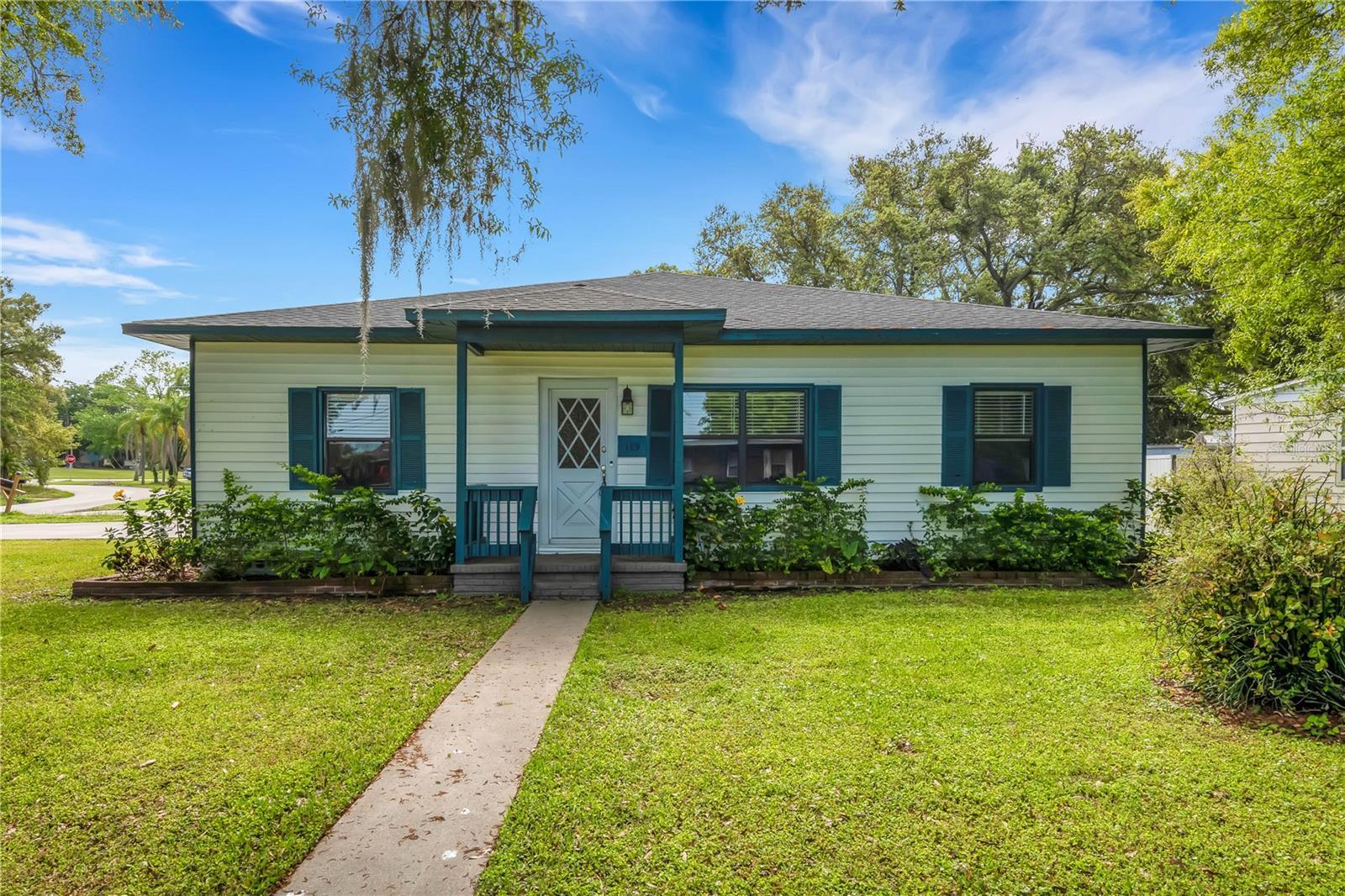 Photo one of 189 Nw 10Th Dr Mulberry FL 33860 | MLS T3510528