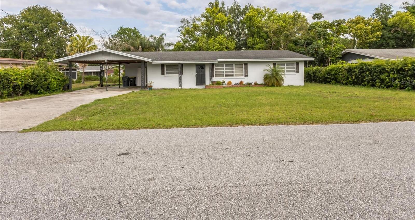 Photo one of 2551 14Th Se St Winter Haven FL 33884 | MLS T3513135