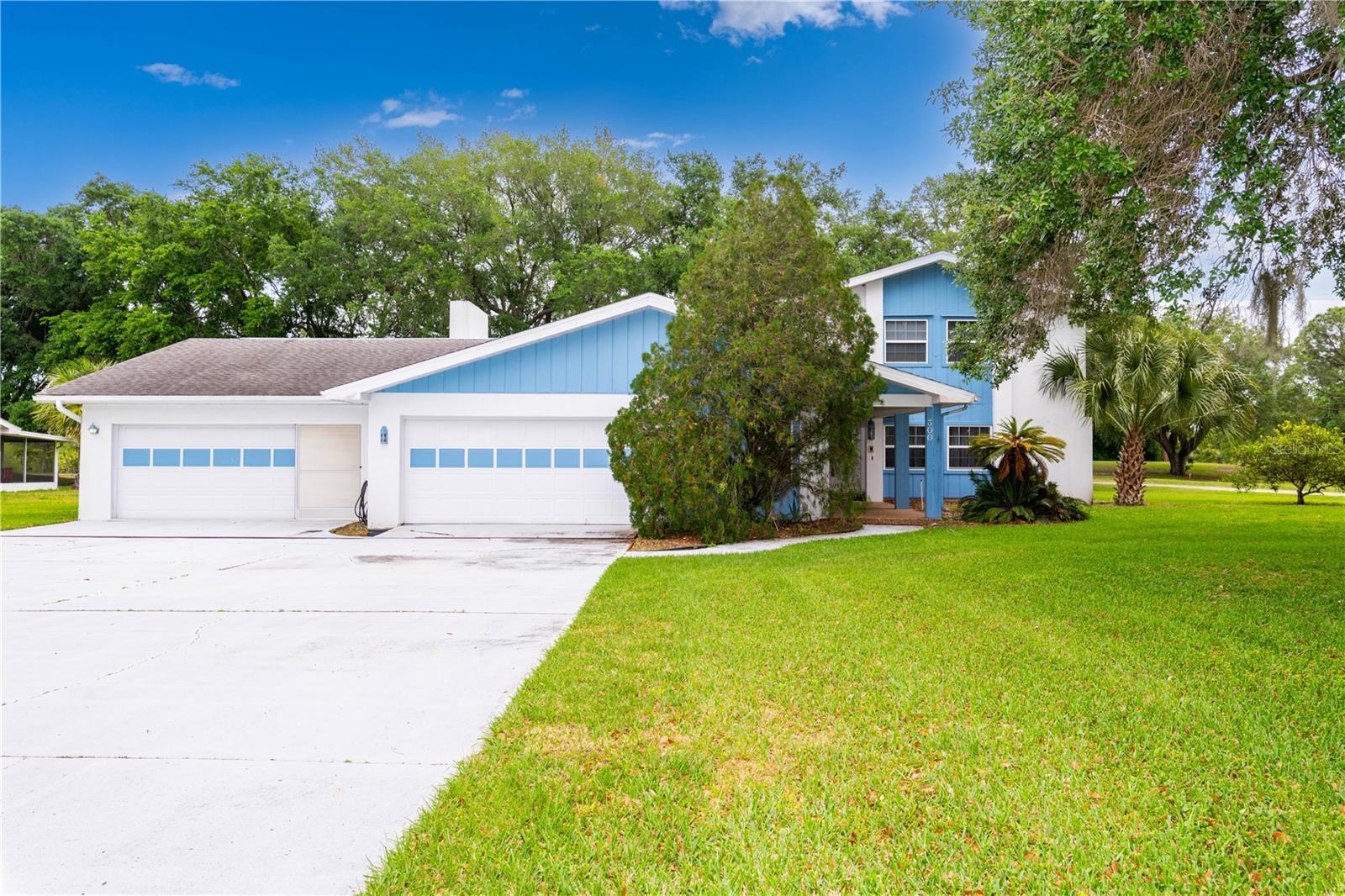 Photo one of 300 Greenfield Rd Winter Haven FL 33884 | MLS T3513273