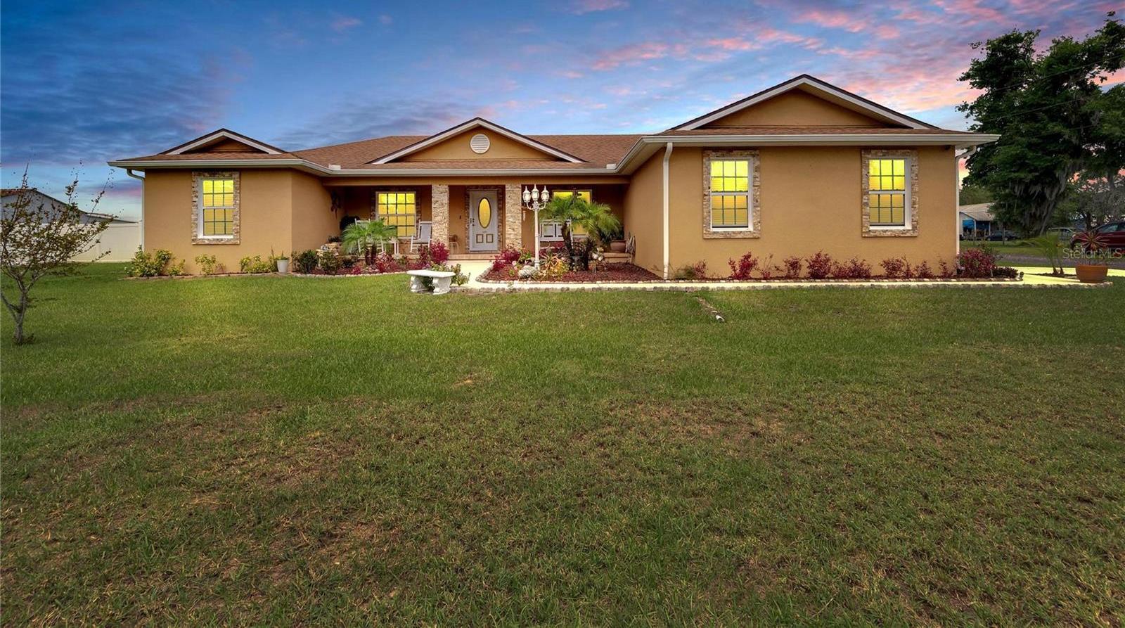 Photo one of 4558 Clubhouse Rd Lakeland FL 33812 | MLS T3515549