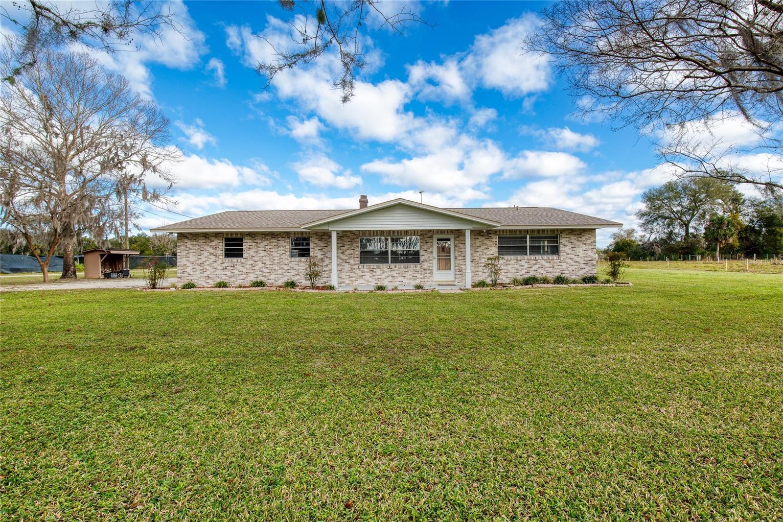 Photo one of 920 Peterson Rd Pierson FL 32180 | MLS V4934373