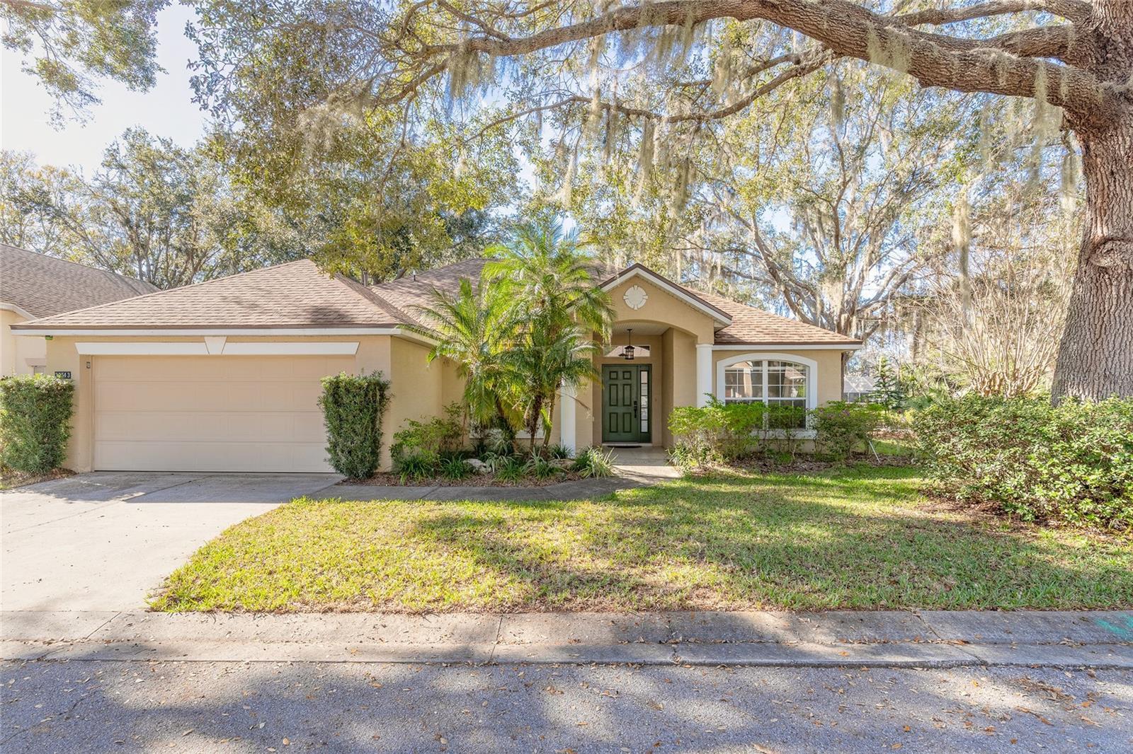 Photo one of 32543 Crystal Breeze Ln Leesburg FL 34788 | MLS V4940102