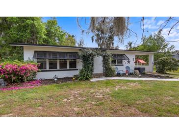 Photo one of 107 E Myrtle St Howey In The Hills FL 34737 | MLS G5079883