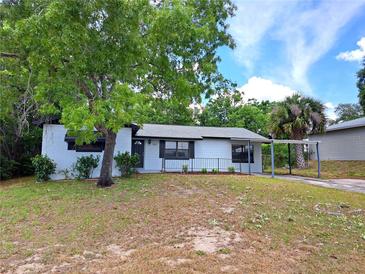 Photo one of 104 N Oakland Ave Clermont FL 34715 | MLS G5081486