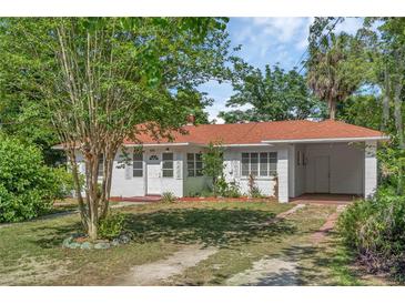 Photo one of 106 N Florida Ave Howey In The Hills FL 34737 | MLS G5081890