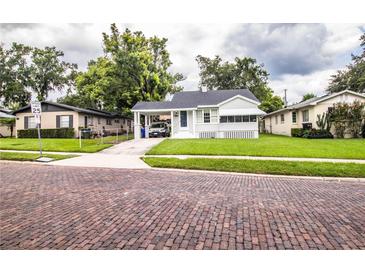 Charming bungalow with brick driveway at 422 E Belmar St, Lakeland, FL 33803