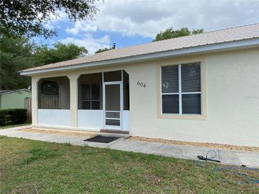 Photo one of 604 College Ave Fruitland Park FL 34731 | MLS O6170695