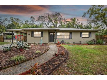 Photo one of 330 W William Ave Apopka FL 32712 | MLS O6183898