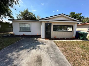 Photo one of 2205 5Th Ne St Winter Haven FL 33881 | MLS O6189141