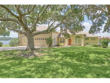 Photo one of 11062 Crescent Bay Blvd Clermont FL 34711 | MLS O6233983