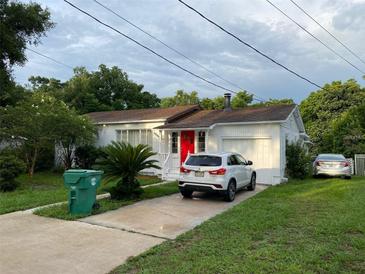 Photo one of 419 N Frankfort Ave Deland FL 32724 | MLS O6251689