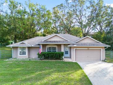 Charming single story home with two car garage at 975 Brogden Dr, Clermont, FL 34711