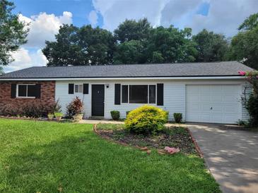 Charming single story home with a two car garage at 8424 Sw 107Th Pl, Ocala, FL 34481