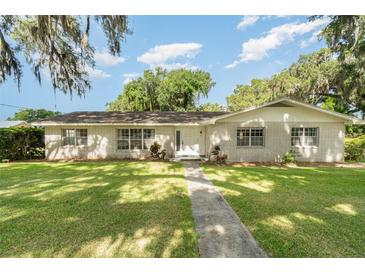 Photo one of 201 N Pine Ave Fort Meade FL 33841 | MLS T3524828