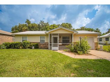 Photo one of 204 E Poinsettia St Lakeland FL 33803 | MLS T3543123