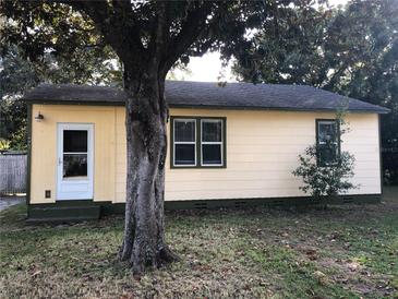 Charming single story home with a spacious front yard at 605 Alberta Ave, Auburndale, FL 33823