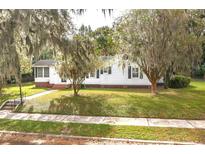 Charming house with a large front yard at 425 E Vine St, Bartow, FL 33830