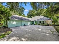 Single-Gathering home with double garage and large driveway at 191 E Ponkan Rd, Apopka, FL 32712