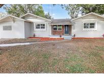 Charming house with a spacious front yard and walkway at 2827 Euston Rd, Winter Park, FL 32789