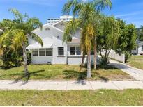 Charming bungalow style home with palm trees at 751 Avenue B Sw, Winter Haven, FL 33880