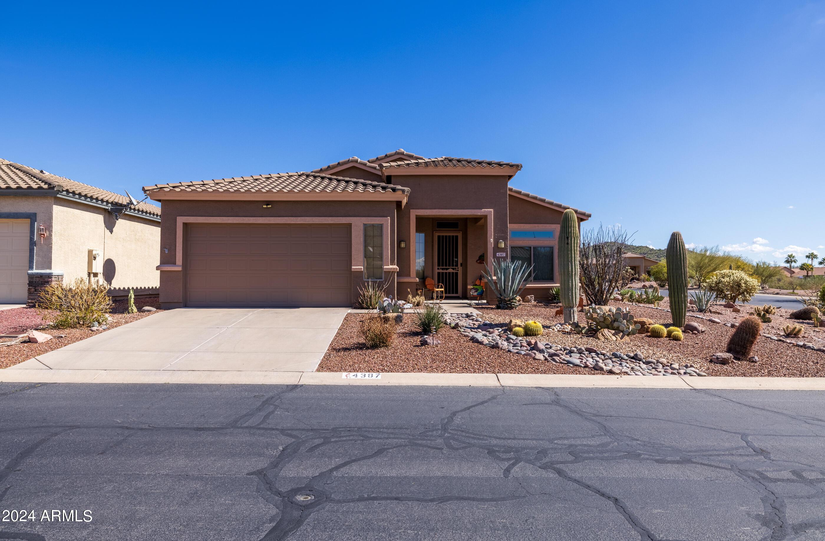 Photo one of 4387 S Strong Box Rd Gold Canyon AZ 85118 | MLS 6668392