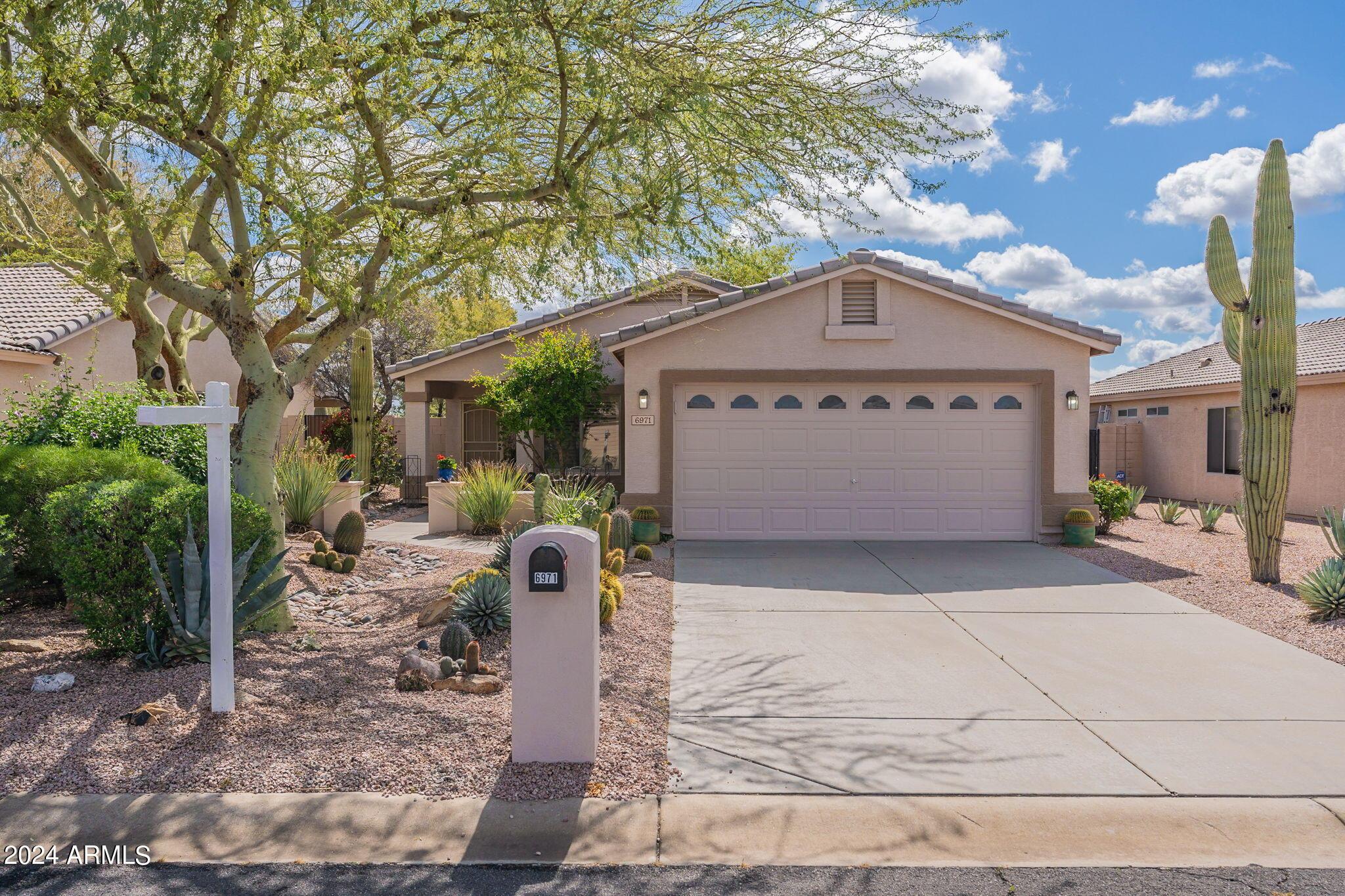 Photo one of 6971 S Russet Sky Way Gold Canyon AZ 85118 | MLS 6682701
