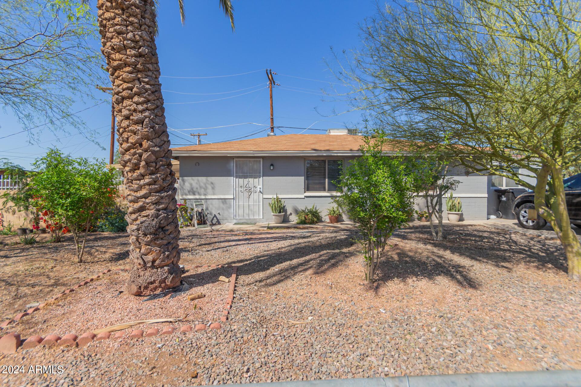 Photo one of 3432 N 63Rd Ave Phoenix AZ 85033 | MLS 6683049