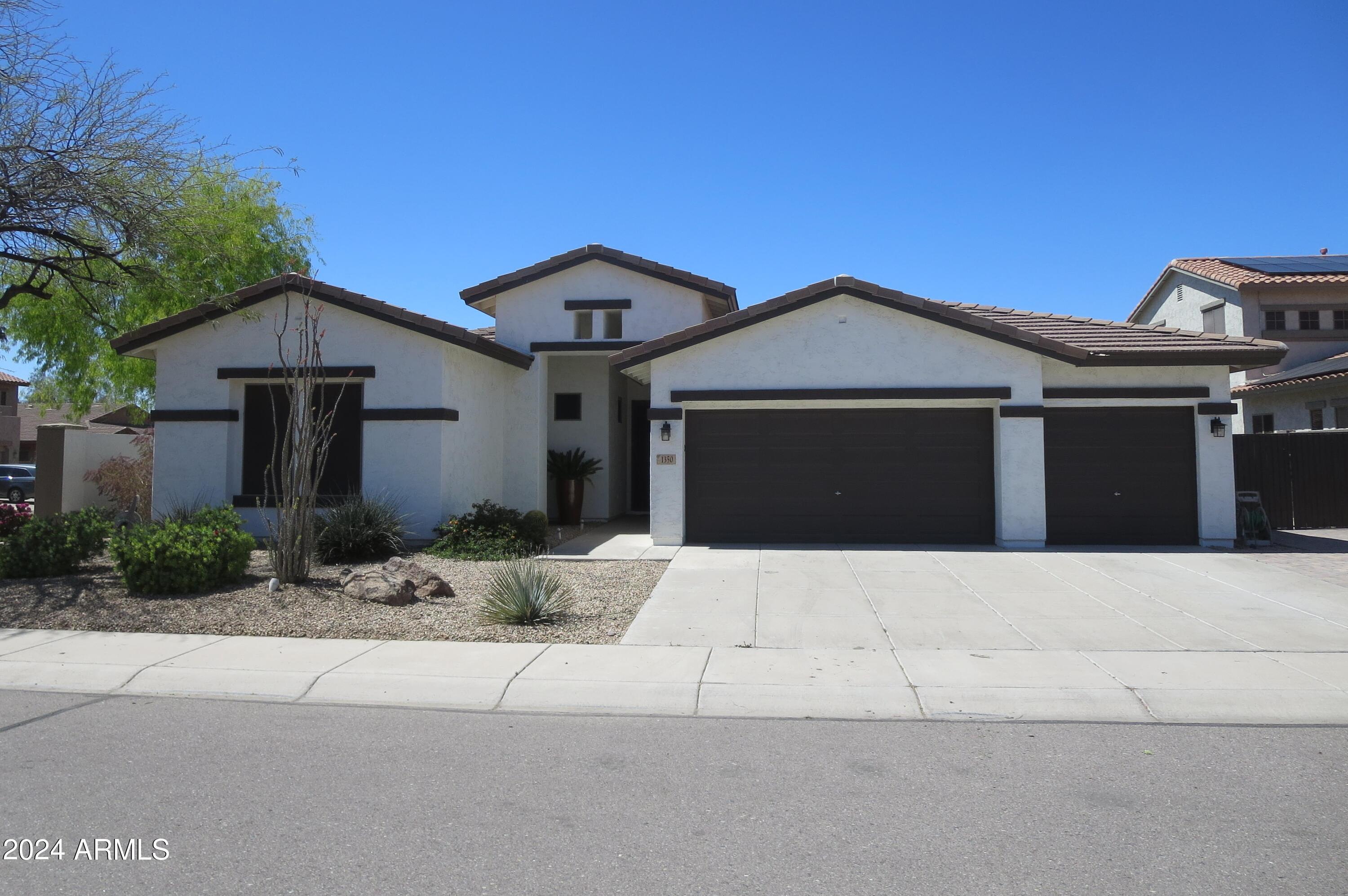 Photo one of 1350 S Illinois Ct Chandler AZ 85286 | MLS 6686085